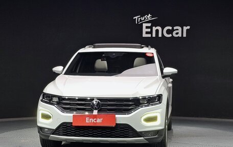 Volkswagen T-Roc I, 2022 год, 1 820 000 рублей, 3 фотография