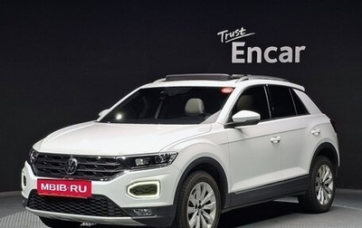 Volkswagen T-Roc I, 2022 год, 1 820 000 рублей, 1 фотография