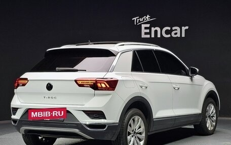 Volkswagen T-Roc I, 2022 год, 1 820 000 рублей, 2 фотография