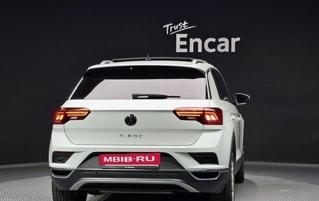 Volkswagen T-Roc I, 2022 год, 1 820 000 рублей, 4 фотография