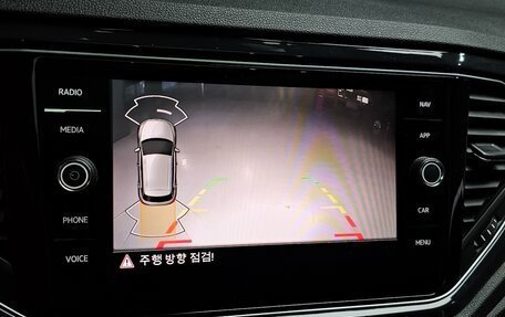 Volkswagen T-Roc I, 2022 год, 1 820 000 рублей, 16 фотография