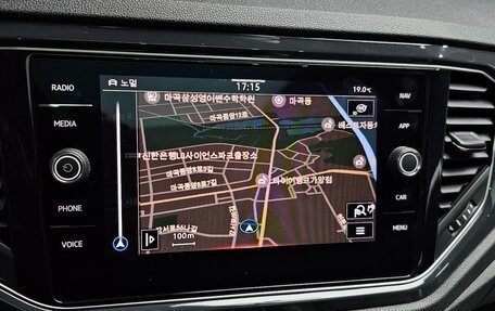 Volkswagen T-Roc I, 2022 год, 1 820 000 рублей, 15 фотография