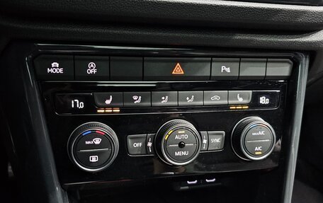 Volkswagen T-Roc I, 2022 год, 1 820 000 рублей, 19 фотография