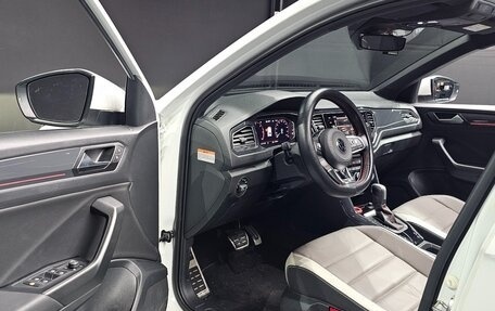 Volkswagen T-Roc I, 2022 год, 1 820 000 рублей, 13 фотография