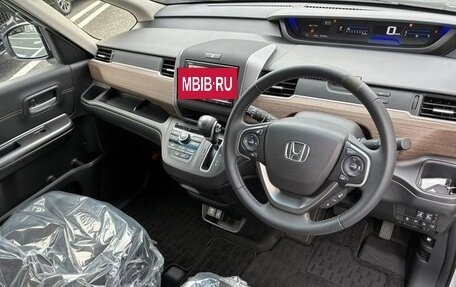 Honda Freed II, 2022 год, 1 370 000 рублей, 7 фотография