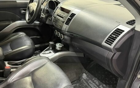 Mitsubishi Outlander III рестайлинг 3, 2008 год, 929 000 рублей, 8 фотография