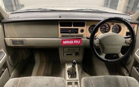 Nissan Rasheen, 2000 год, 390 000 рублей, 10 фотография