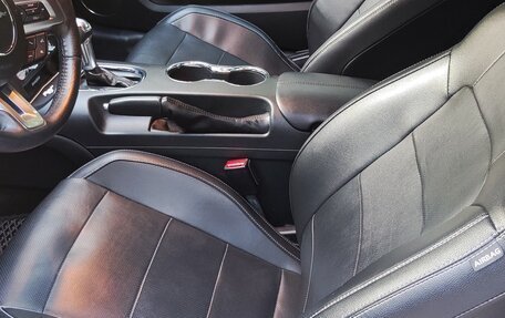 Ford Mustang VI рестайлинг, 2016 год, 3 100 000 рублей, 10 фотография