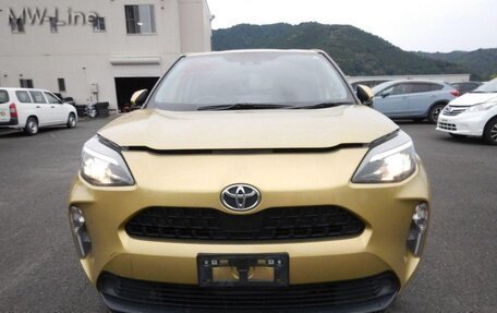 Toyota Yaris Cross, 2022 год, 1 645 000 рублей, 2 фотография