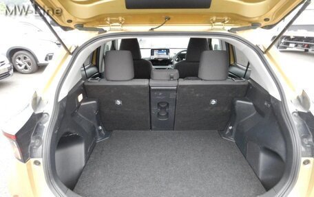 Toyota Yaris Cross, 2022 год, 1 645 000 рублей, 7 фотография