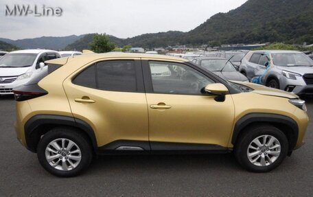 Toyota Yaris Cross, 2022 год, 1 645 000 рублей, 4 фотография