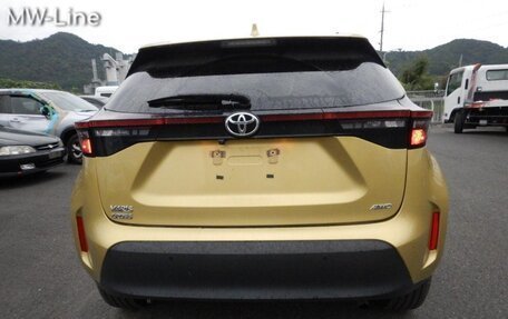 Toyota Yaris Cross, 2022 год, 1 645 000 рублей, 6 фотография