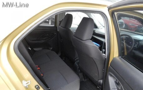 Toyota Yaris Cross, 2022 год, 1 645 000 рублей, 21 фотография