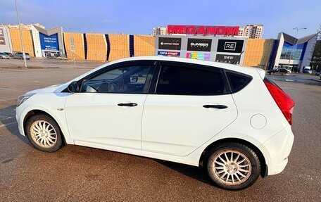 Hyundai Solaris II рестайлинг, 2015 год, 835 000 рублей, 2 фотография