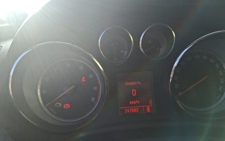 Opel Insignia II рестайлинг, 2010 год, 780 000 рублей, 3 фотография