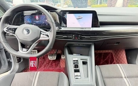 Volkswagen Golf VIII, 2023 год, 2 070 000 рублей, 2 фотография