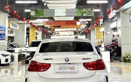 BMW 1 серия, 2022 год, 1 890 000 рублей, 6 фотография