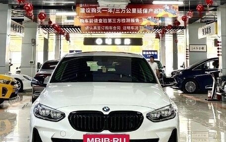 BMW 1 серия, 2022 год, 1 890 000 рублей, 5 фотография