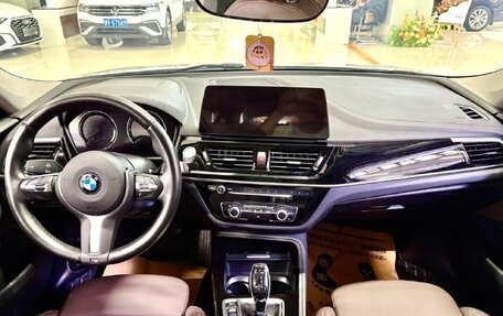 BMW 1 серия, 2022 год, 1 890 000 рублей, 9 фотография