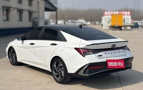 Hyundai Elantra, 2023 год, 1 630 000 рублей, 6 фотография