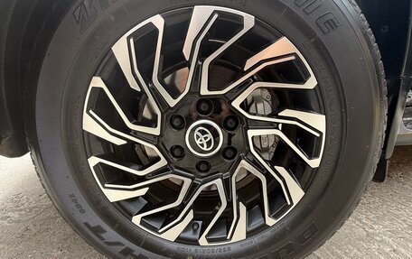 Toyota Land Cruiser Prado 120 рестайлинг, 2005 год, 2 100 000 рублей, 4 фотография