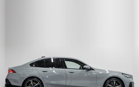 BMW 5 серия, 2025 год, 9 290 000 рублей, 6 фотография