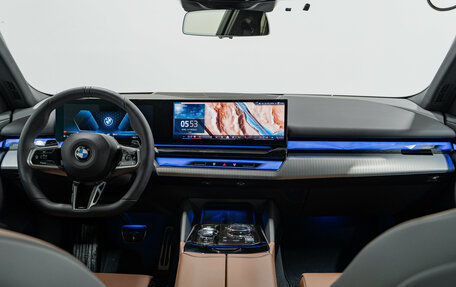 BMW 5 серия, 2025 год, 9 290 000 рублей, 15 фотография