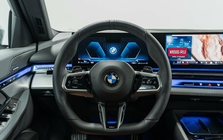 BMW 5 серия, 2025 год, 9 290 000 рублей, 16 фотография