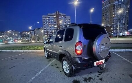Chevrolet Niva I рестайлинг, 2009 год, 325 000 рублей, 4 фотография