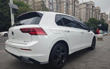 Volkswagen Golf VIII, 2023 год, 2 180 000 рублей, 7 фотография