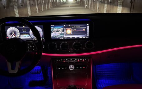 Mercedes-Benz E-Класс, 2020 год, 4 500 000 рублей, 1 фотография