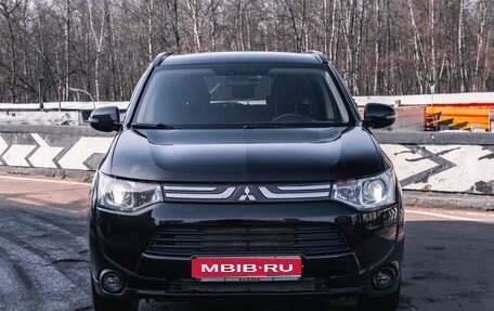 Mitsubishi Outlander III рестайлинг 3, 2012 год, 1 250 000 рублей, 1 фотография
