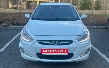 Hyundai Solaris II рестайлинг, 2013 год, 735 000 рублей, 2 фотография