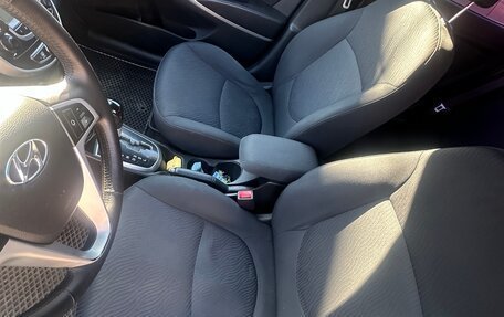 Hyundai Solaris II рестайлинг, 2013 год, 735 000 рублей, 12 фотография