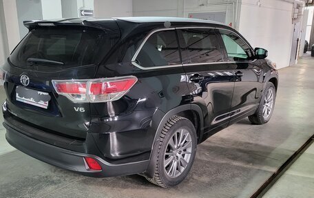 Toyota Highlander III, 2014 год, 2 550 000 рублей, 2 фотография