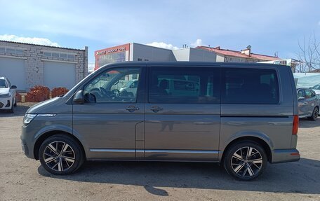 Volkswagen Multivan T6 рестайлинг, 2022 год, 9 190 000 рублей, 3 фотография