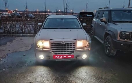 Chrysler 300C II, 2004 год, 900 000 рублей, 5 фотография