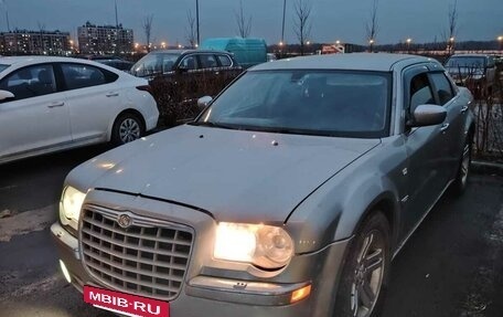 Chrysler 300C II, 2004 год, 900 000 рублей, 4 фотография