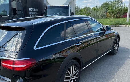 Mercedes-Benz E-Класс, 2020 год, 4 500 000 рублей, 9 фотография