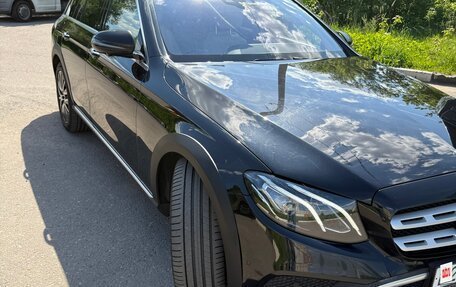 Mercedes-Benz E-Класс, 2020 год, 4 500 000 рублей, 15 фотография