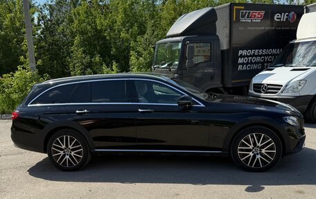 Mercedes-Benz E-Класс, 2020 год, 4 500 000 рублей, 19 фотография