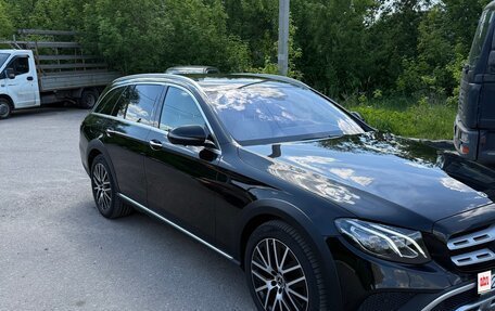 Mercedes-Benz E-Класс, 2020 год, 4 500 000 рублей, 23 фотография