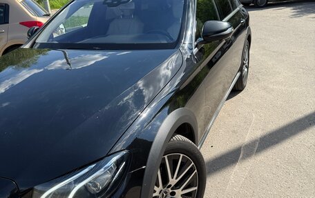 Mercedes-Benz E-Класс, 2020 год, 4 500 000 рублей, 26 фотография