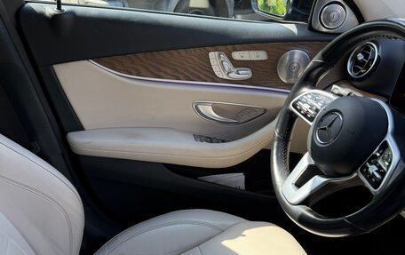 Mercedes-Benz E-Класс, 2020 год, 4 500 000 рублей, 27 фотография