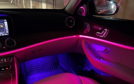 Mercedes-Benz E-Класс, 2020 год, 4 500 000 рублей, 29 фотография