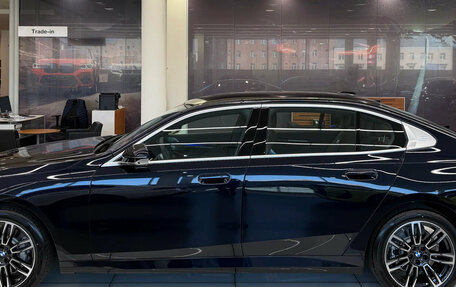 BMW 5 серия, 2025 год, 7 890 000 рублей, 2 фотография