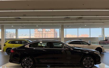 BMW 5 серия, 2025 год, 7 890 000 рублей, 6 фотография