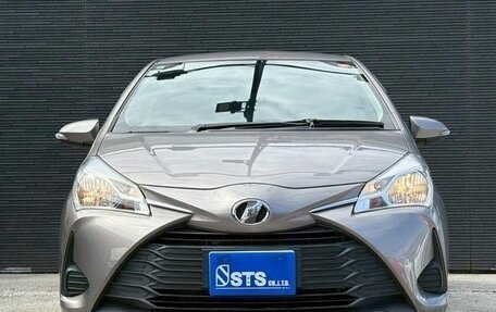 Toyota Vitz, 2017 год, 670 000 рублей, 2 фотография