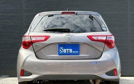 Toyota Vitz, 2017 год, 670 000 рублей, 6 фотография