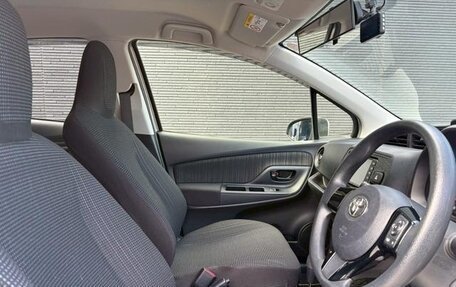 Toyota Vitz, 2017 год, 670 000 рублей, 19 фотография